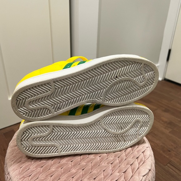 Green and yellow Brazil adidas sneaker and matching jacket - Picture 4 of 6